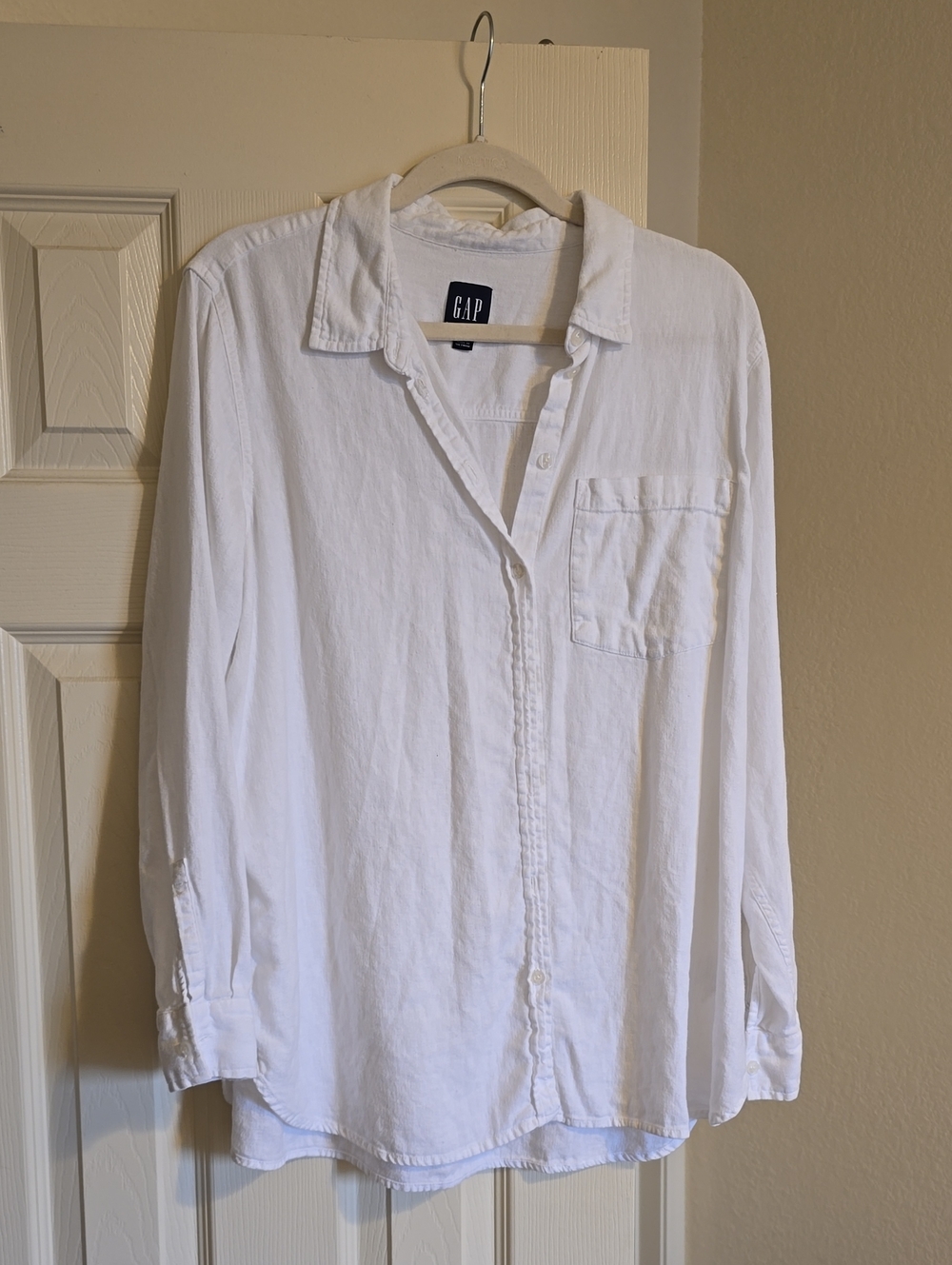 GAP Women White Long-Sleeve Casual Button-Down Shirt